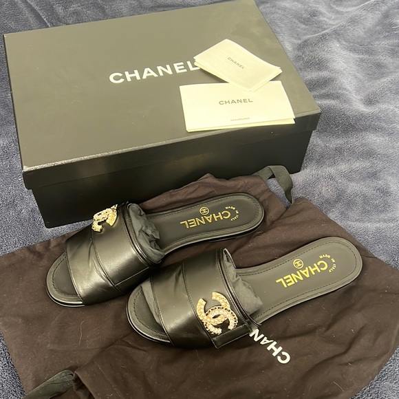 CHANEL 2023 Black Mule Sandal Slides 37 - Picture 2 of 11